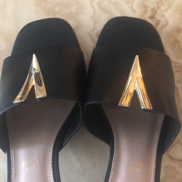 EXÉ CARMEN BLACK MULE • GOLD ACCENTS • 2” BLOCK HEEL • Sz 38 • NWT - Picture 6 of 15